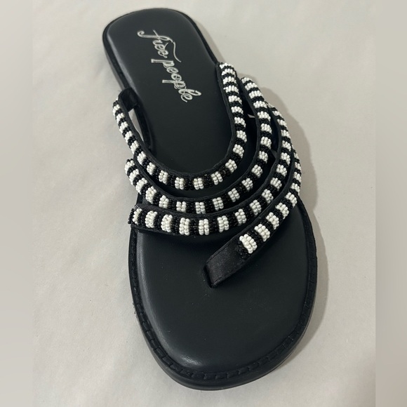 Free People Beatrice Beaded Flat Sandals Black and White Size 38.5 - Picture 5 of 5